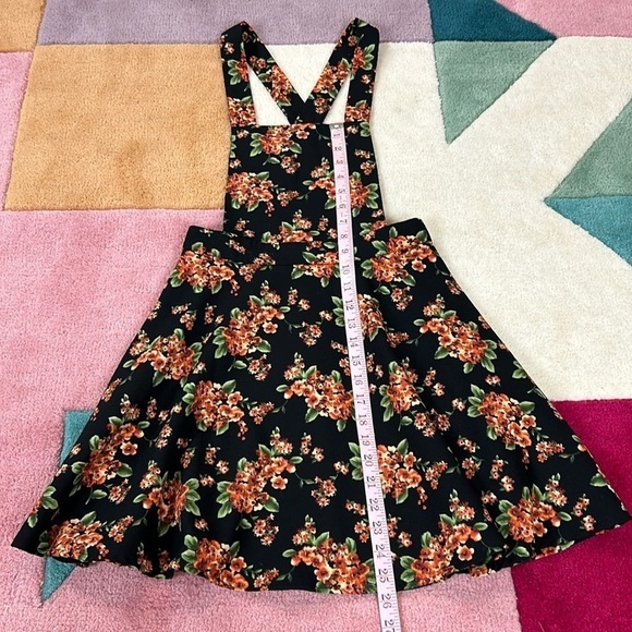 Forever21 Moody Floral Overall Skirt - Picture 7 of 17